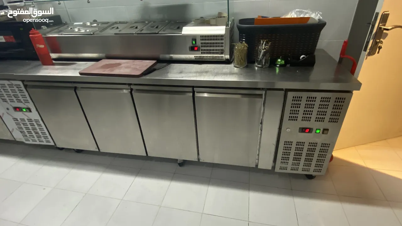 Restaurant materials for Urgent Sale معدات مطعم بالكامل للبيع