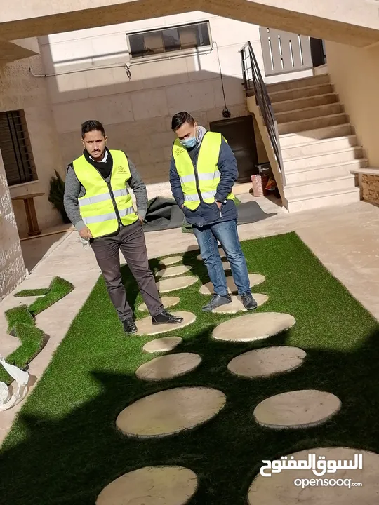 عشب صناعي واكسسوارات الملاعب