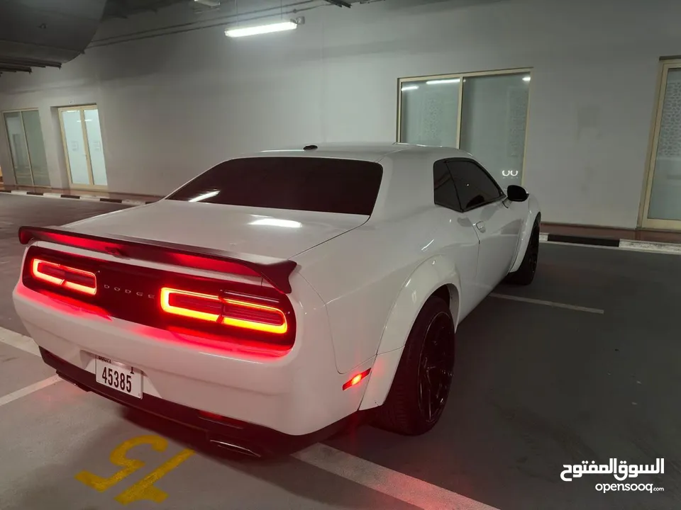 Dodge challenger v6