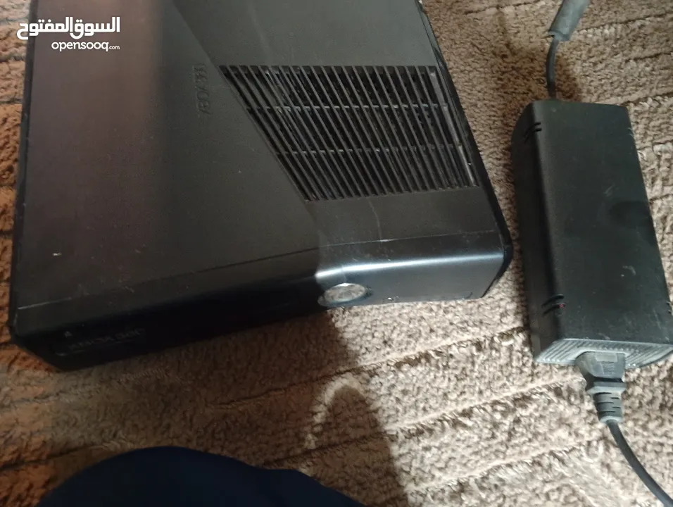 اكس بوكس 360 مع ثلاث ايدين شغاله 100%