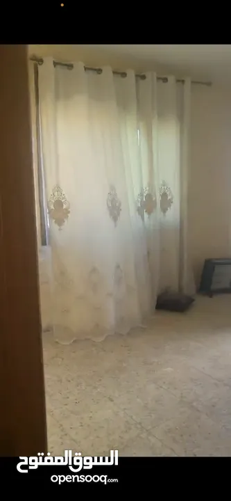 بيت للبيع او الاجار مساحه 145 م العماره خالبه من السكان لايوجد فيها غير المالك مكونه من طابق واحد