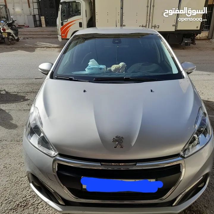 بيع سيارة بيجو 208 2019