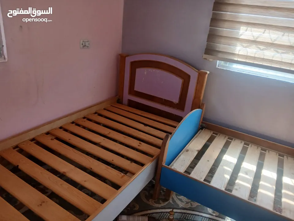 تخت للبيع بحالة الوكالة خشب ثقيل