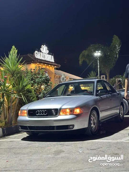 اودي A4 2001