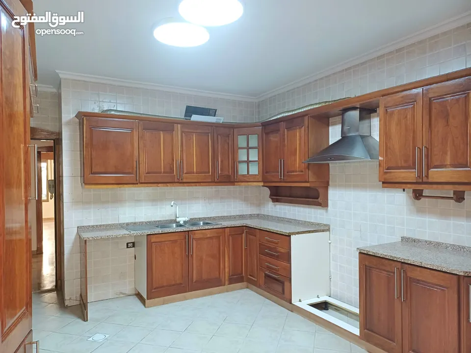شقة للبيع خلدا ارضي