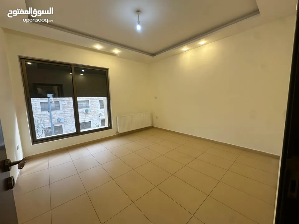 شقه غير مفروشه للأيجار في حي الصحابه  ( Property 41586 ) سنوي فقط