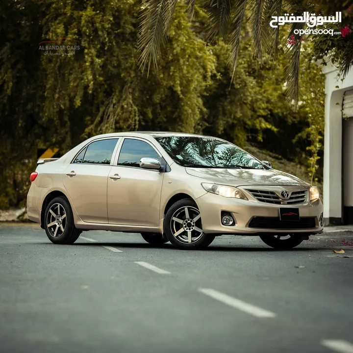 TOYOTA COROLLA XLI Excellent Condition Gold 2013