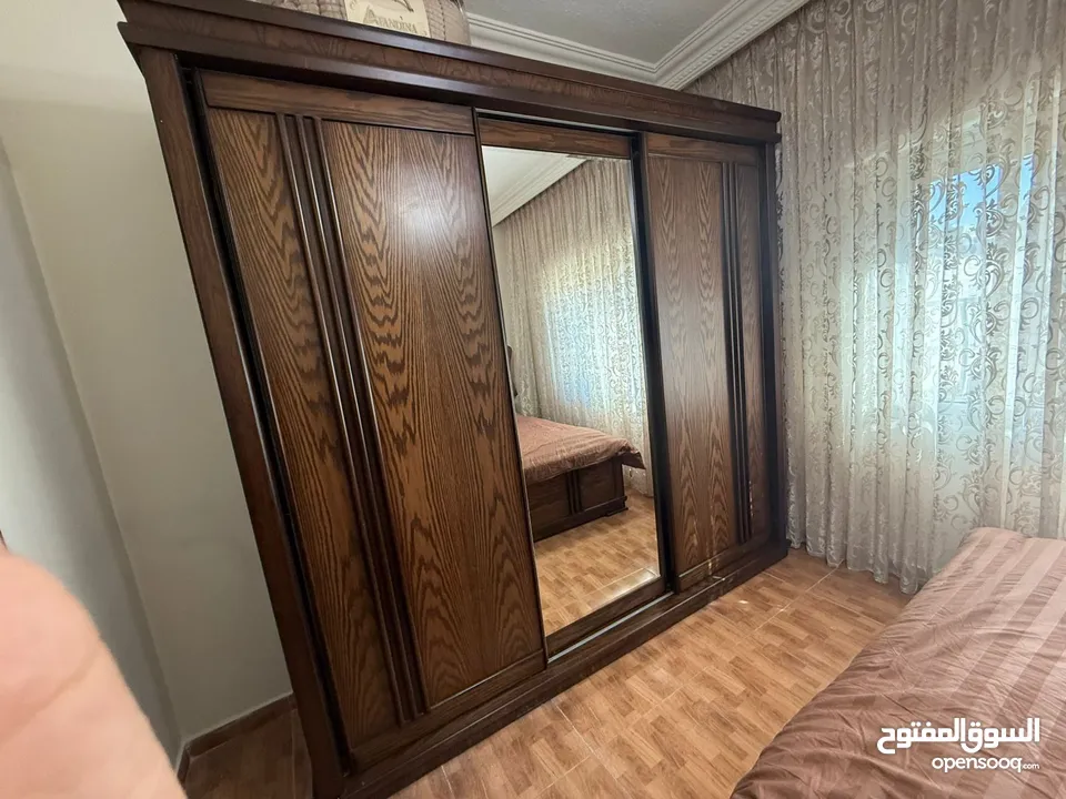 غرفه نوم مزوج مستعمله مع فرشه لانا خشب ثقيل وكاله
