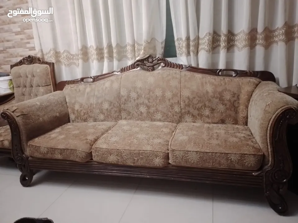عفش بيت مستعمل للبيع طقم ستيل وطقم لف سوبر وتخت حديد وجرتين غاز وطاولات خشب وديكور رفوف خشب