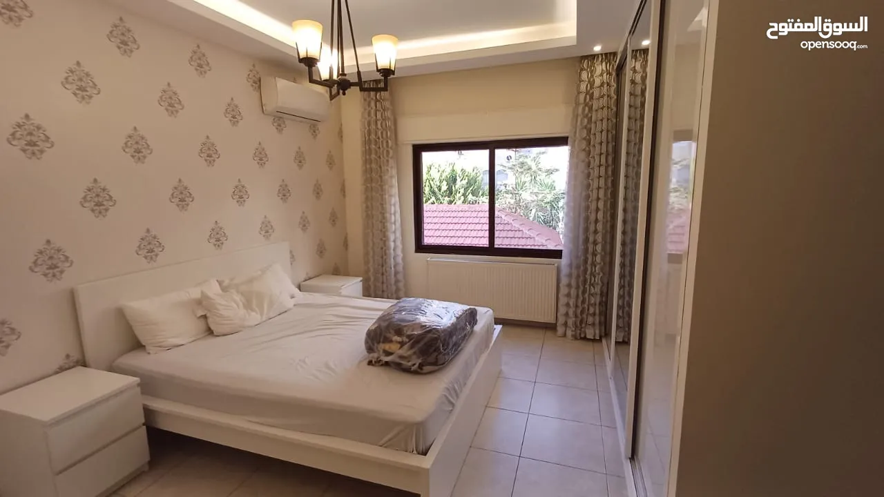 شقة مفروشة في - عبدون - مساحة 200 متر ثلاث غرف نوم و بلكونة (6692)