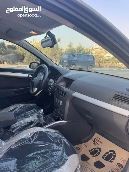 اوبل استرا موديل 2006