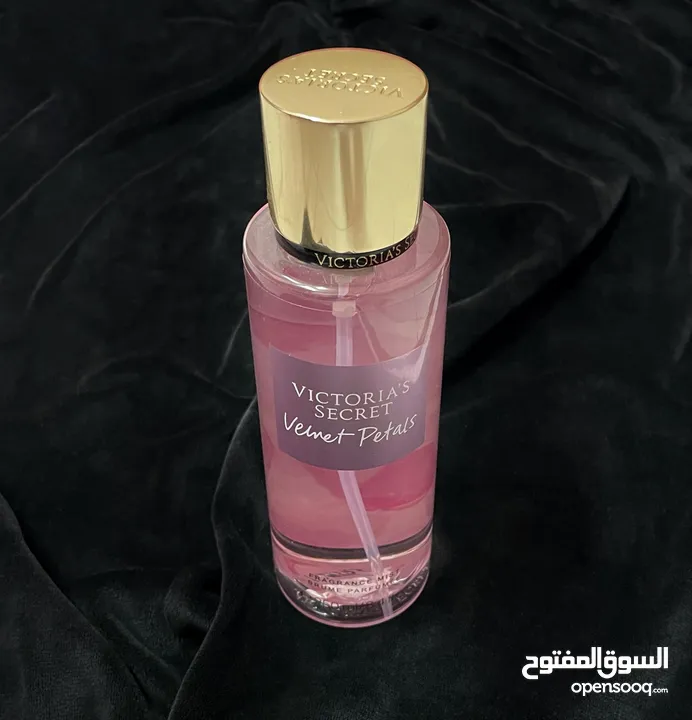 Victoria's Secret Fragrance Mist For 8.5 Bd (In The Scent: Velvet Petals)