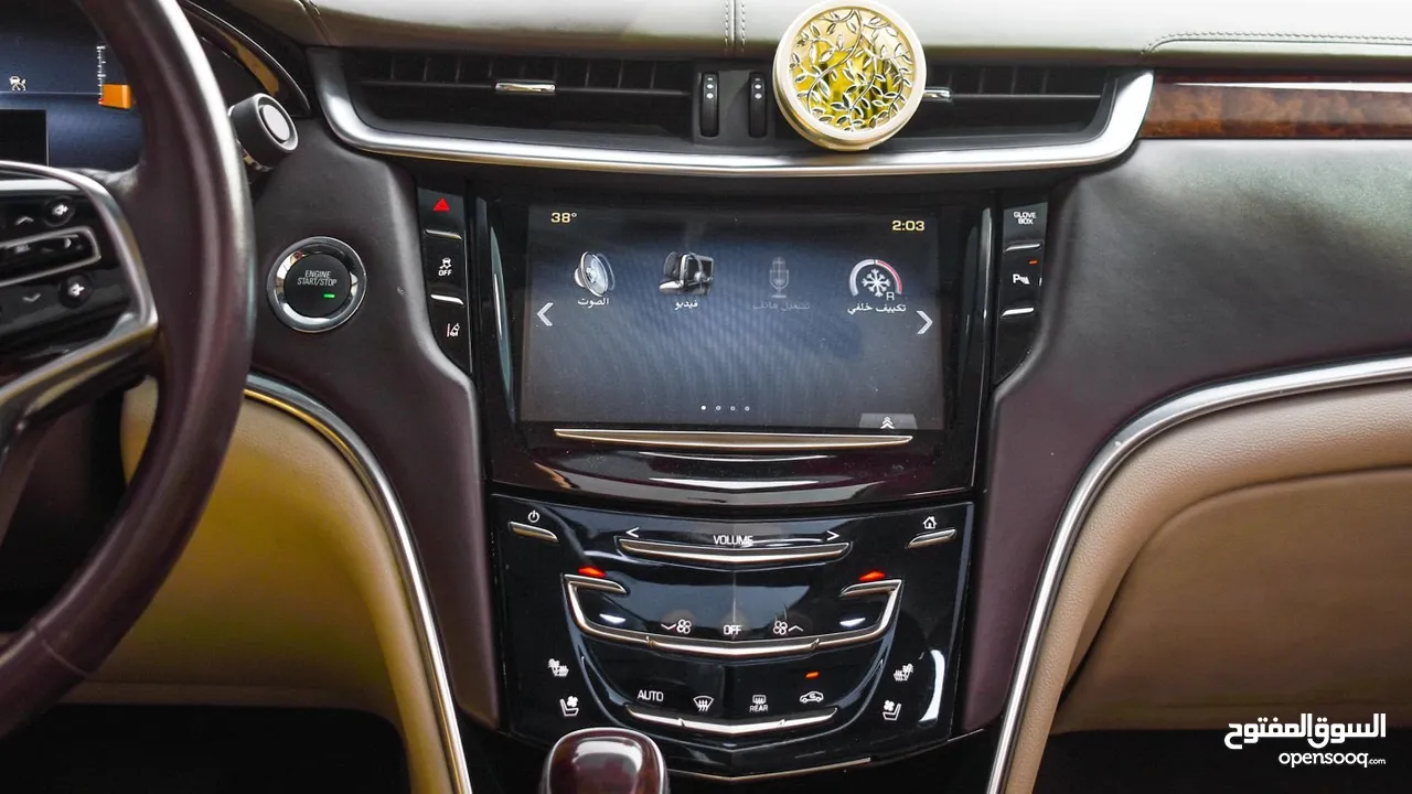 Cadillac XTS 2014 GCC Panorama