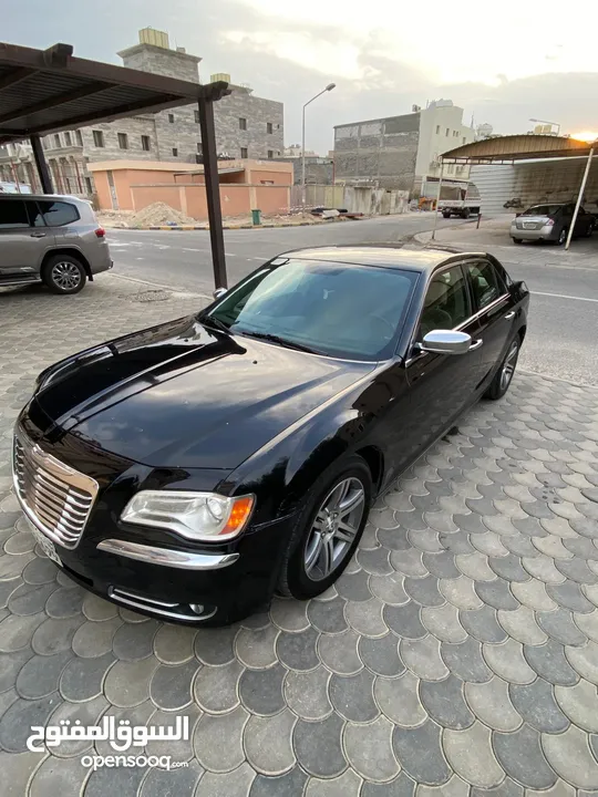 Chrysler V8 Model 2013 For Sale