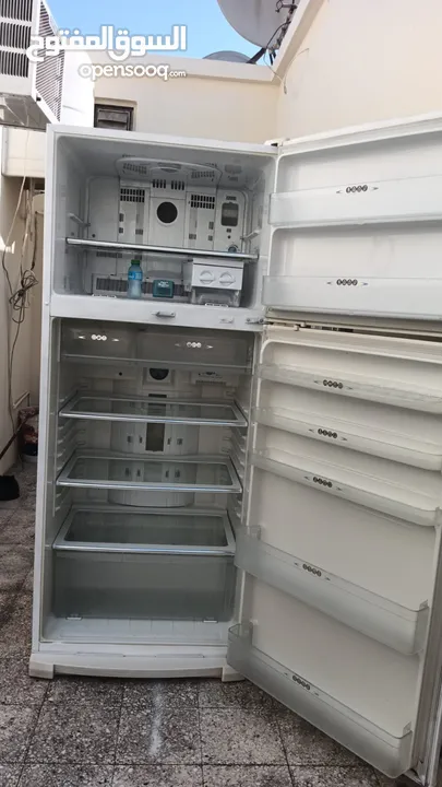 Refrigerator (fridge)