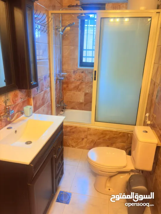 شقة مفروشة ارضية بمدخل خاص للايجار