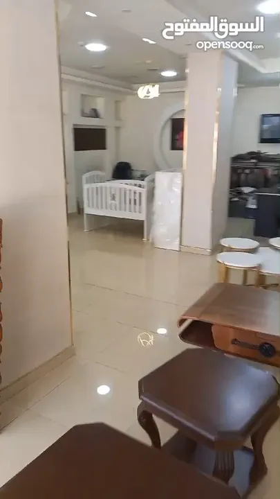 مجمع للبيع