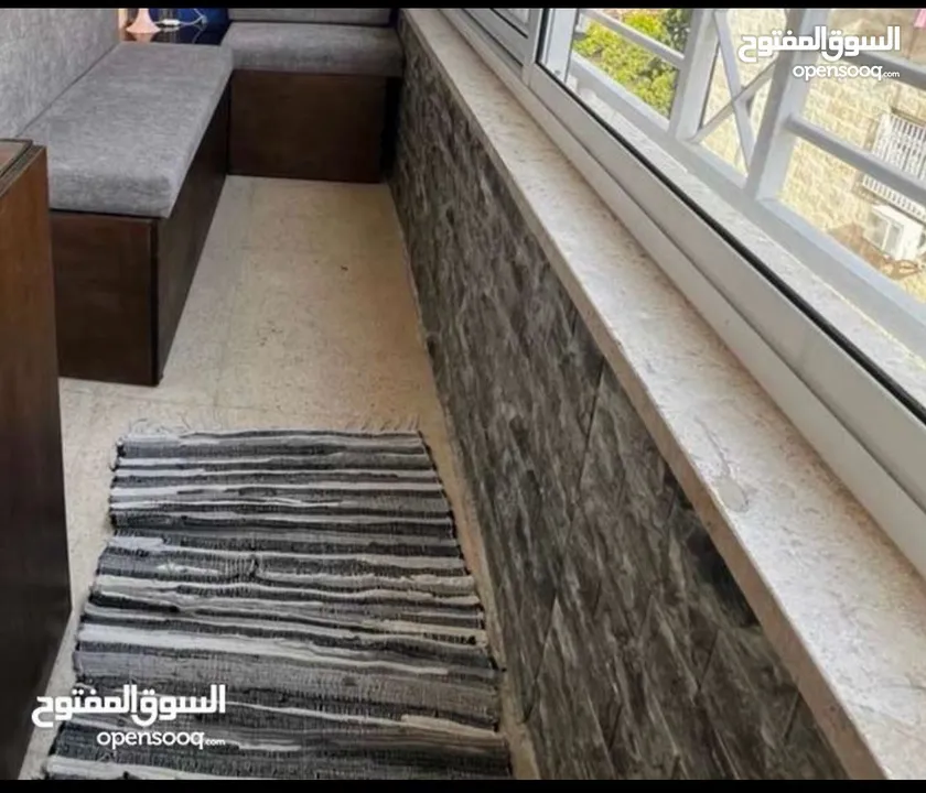 شقه للبيع بسعر مغري جدا مع اجهزه كهربائيه... يوجد مجال للسعر للجادين من المالك مباشرة