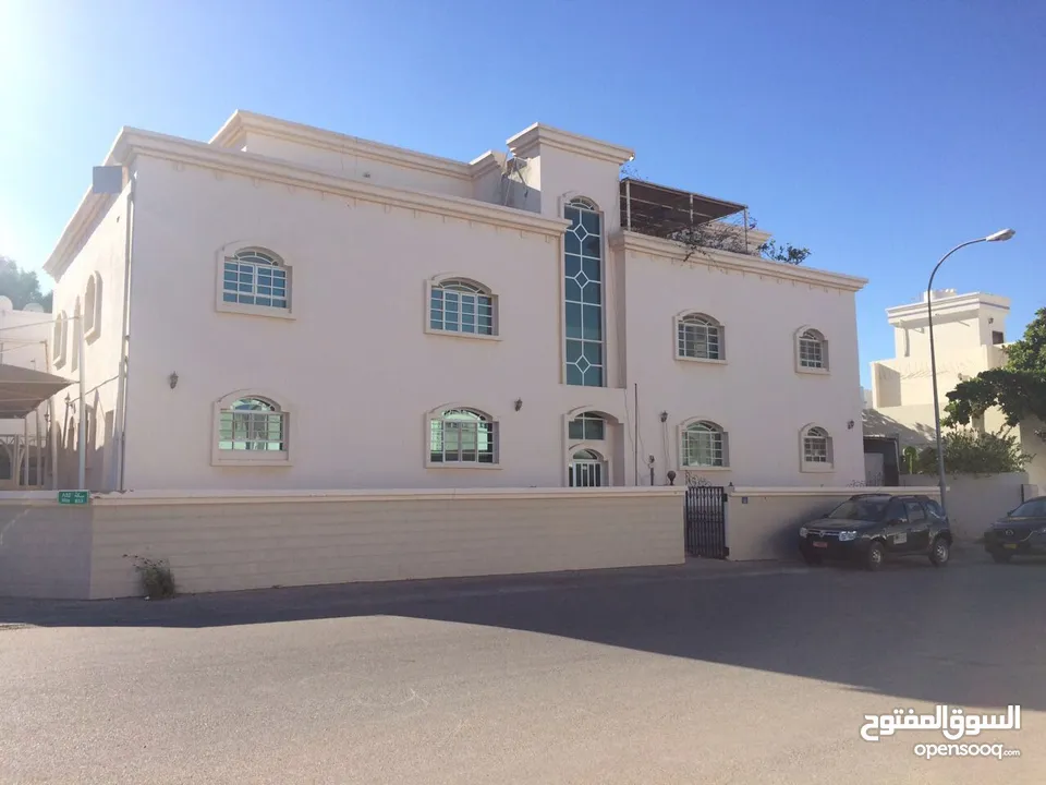 Flat for rent in north almawaleh almouj st