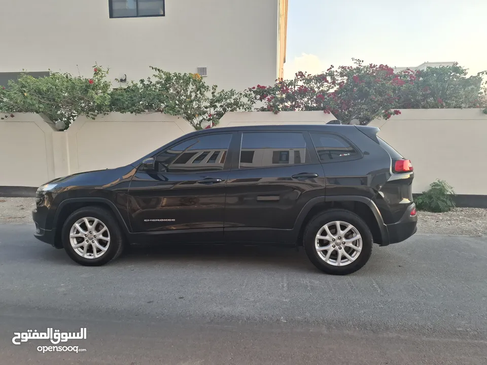 Jeep Cherokee sport 2016 second owner very clean condition 187km major service done