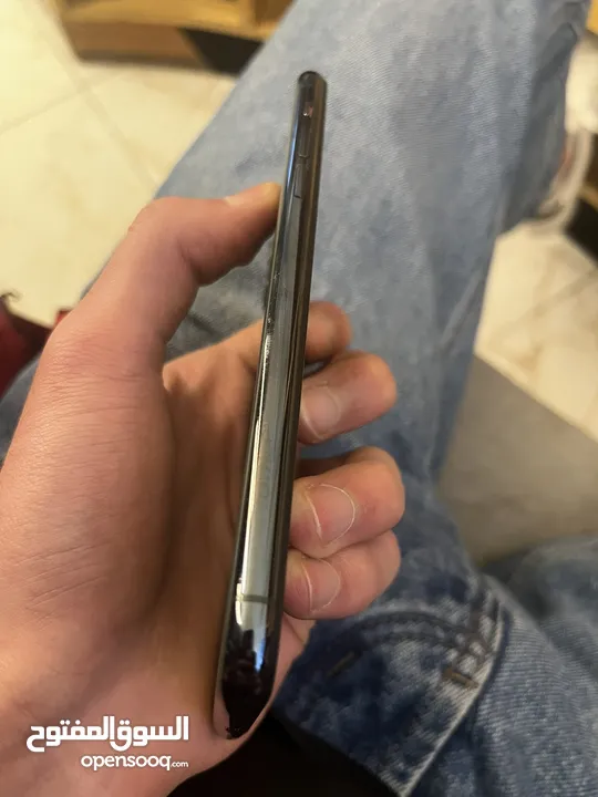 ايفون 11 برو ماكس للبيع