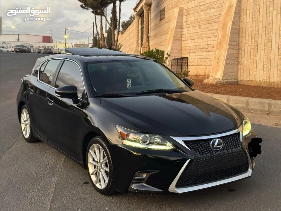 سيارة ليكزز CT200 للبيع