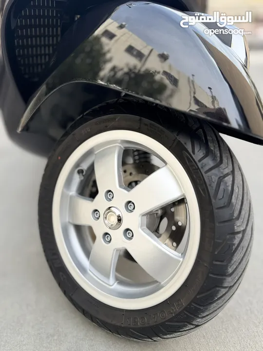 Vespa PIAGGIO GTS300 / Super clean / Black