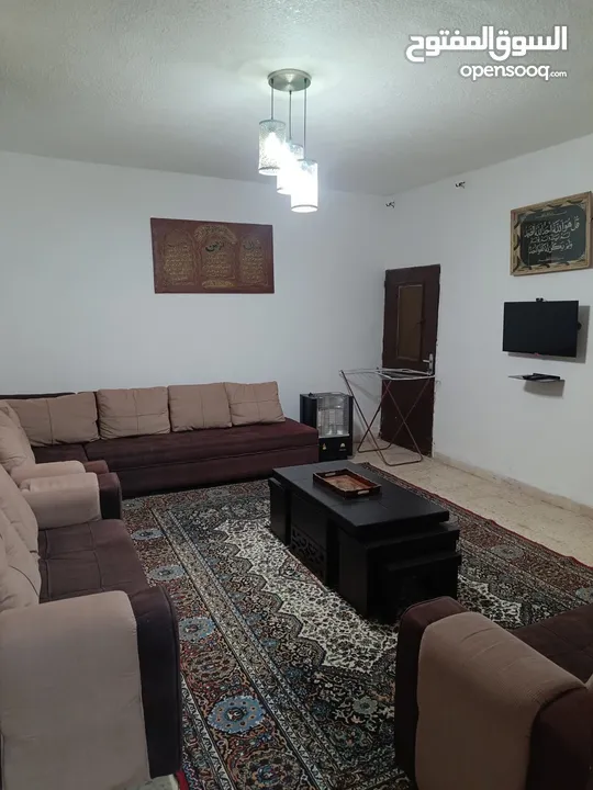 شقة ارضية مفروشة للإيجار بشارع الجامعة الاردنية من المالك مباشرة