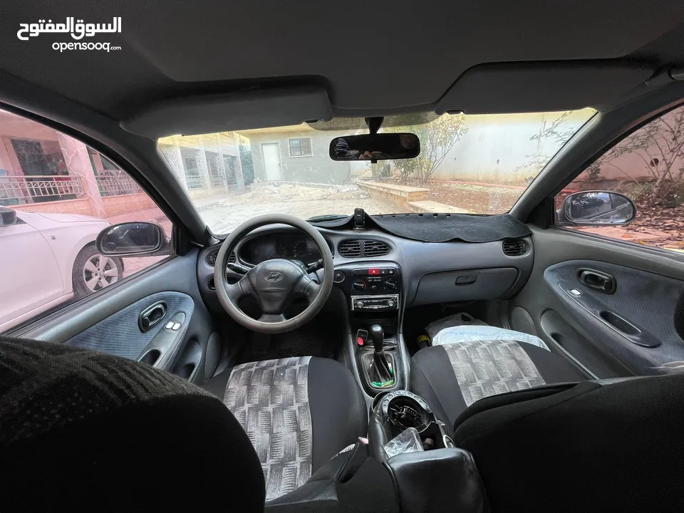 هيونداي لنترا 2000