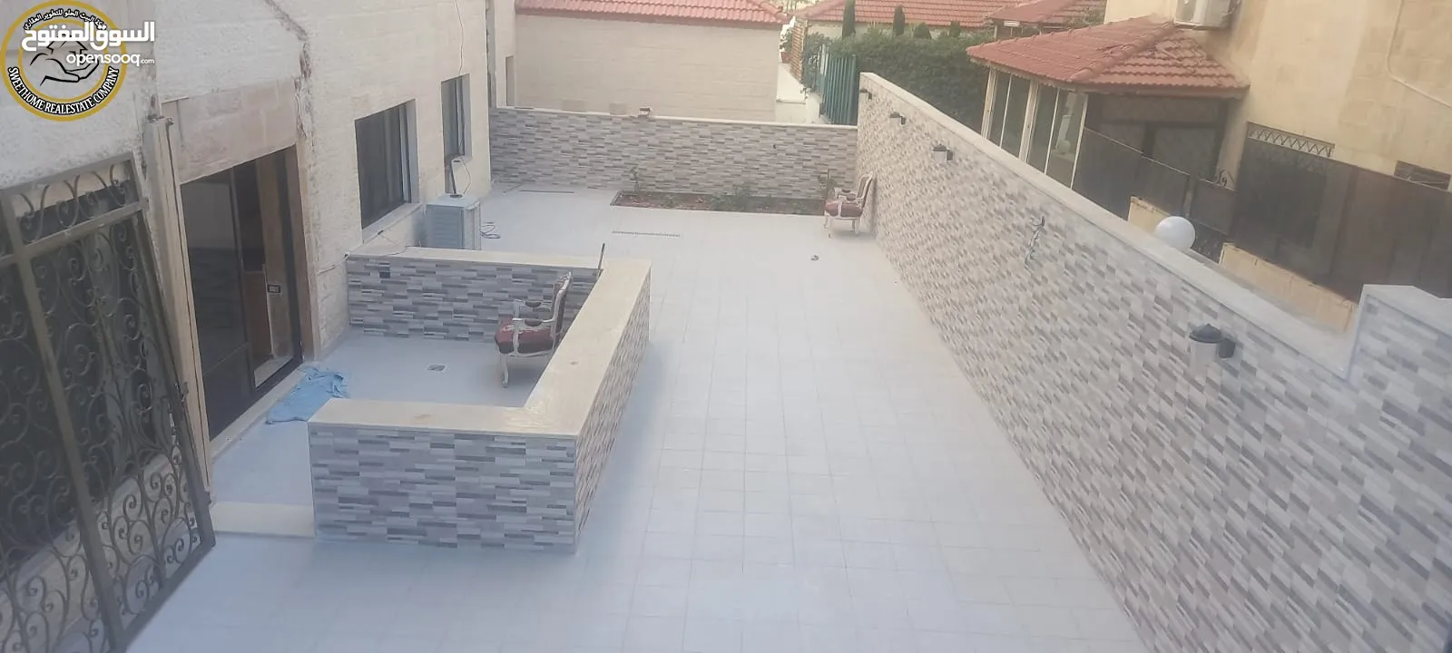 شقة فاخرة للبيع في الدوار السابع قرب كوزمو 130م مع ترسات 125م تشطيب سوبر ديلوكس