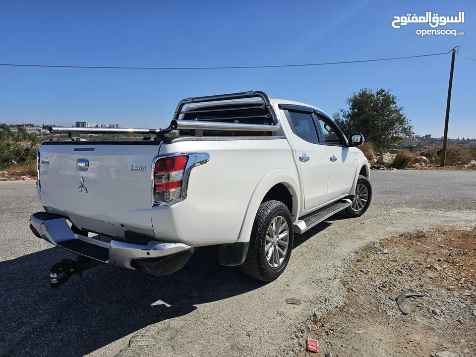 هنتر متسوبيشي L200