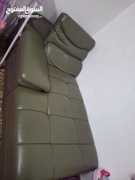 كنب زاويه جلد