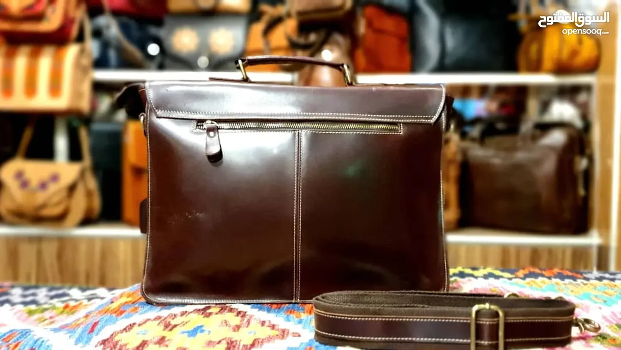 Leather laptop and office bags حقائب جلدية للكمبيوتر المحمول والمكتب