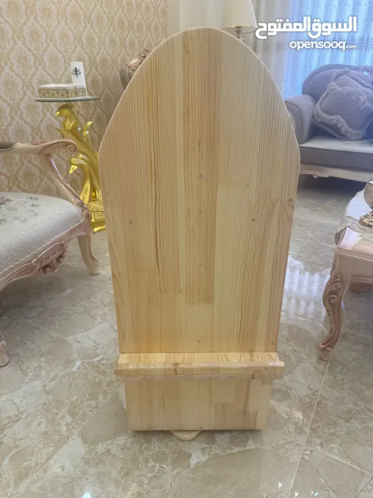 مكتبة اطفال مع قاعدة متحركة