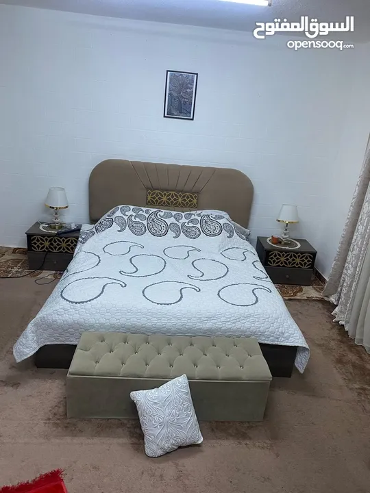 للبيع غرفة نوم كاملة بحالة جيدة جدا مستعملة تفصيل خشب تقيل وليست تجارية