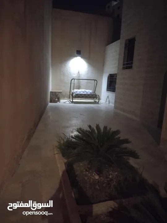 منزل في إسكان الكهرباء قرب مسجد عثمان بن مضعون