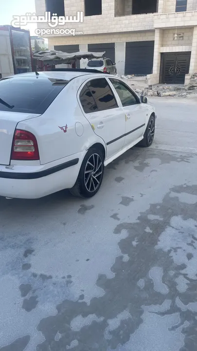 سكودا اوكتافيا 2000