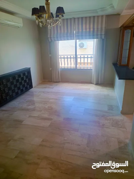 شقة طابق ثالث ضاحية الرشيد