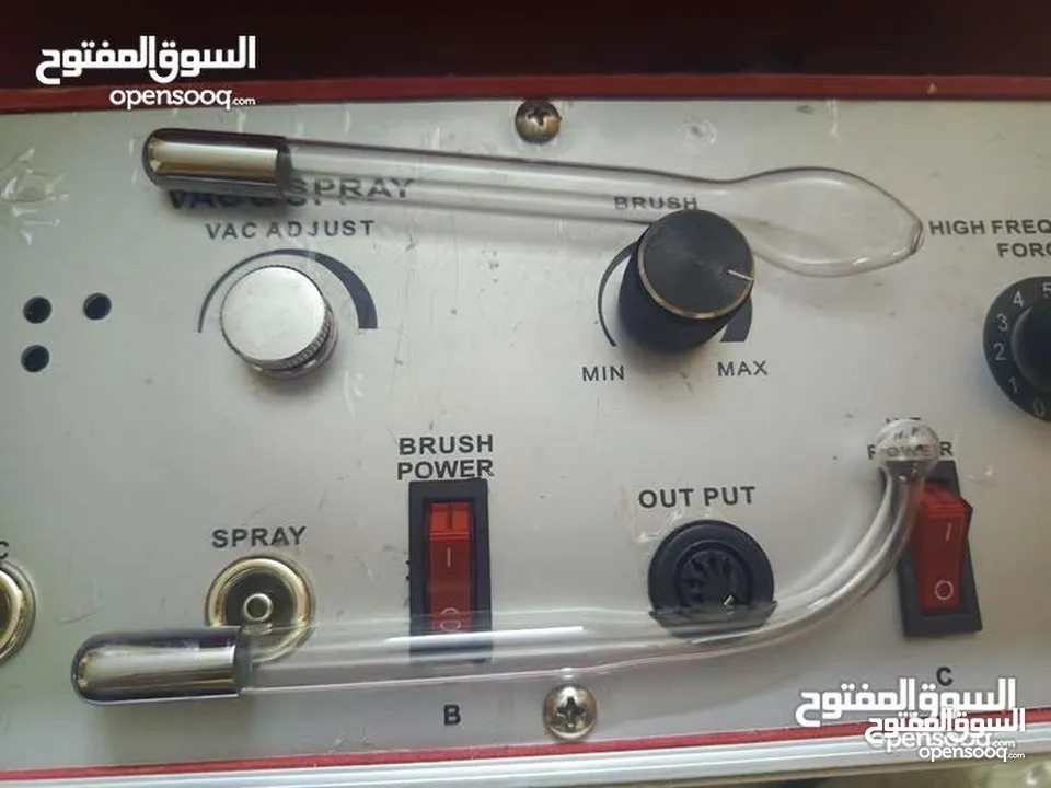 جهاز تنظيف بشرة هيدرافيشال 6 * 1 مستعمل شيء بسيط جدا بحال الوكالة مع جميع قطعه ومعظم قطعه لم تستخدم