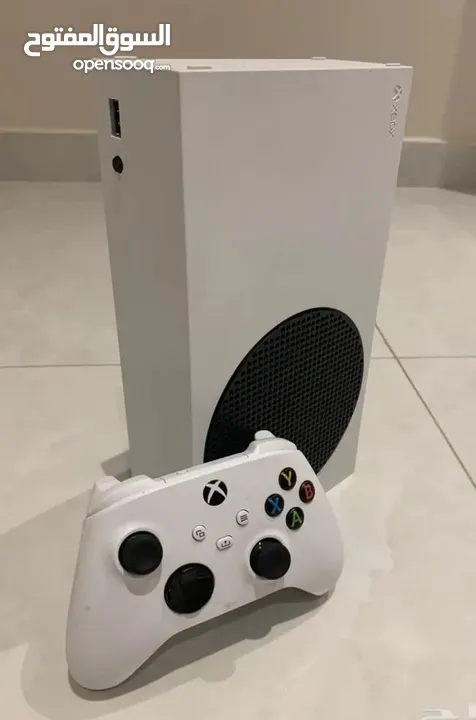 للبيع Xbox series s بحاله ممتازه جدا