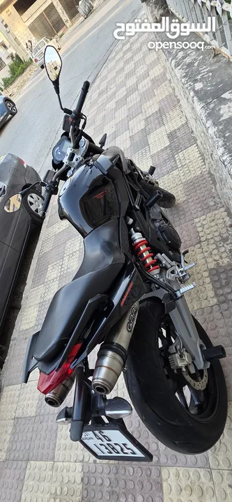 دراجة ابريليا 750 cc بحالة ممتازة 2016 ماشية 24000 فقط مالك ثاني صيانة دورية في الشركة 3200 دينار