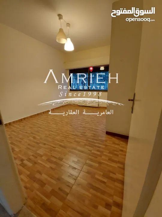 ارض 900 م للبيع في عبدون / بالقرب من شارع القاهره ( موقع مميز ) .