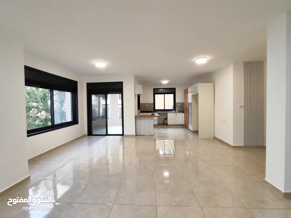 شقة جديدة غير مفروشة للايجار في الطيرة قرب فلل عادل المصري