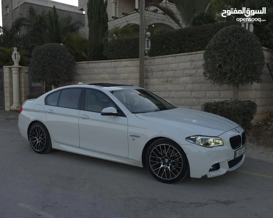 بي ام دبليو 520 لون مميز