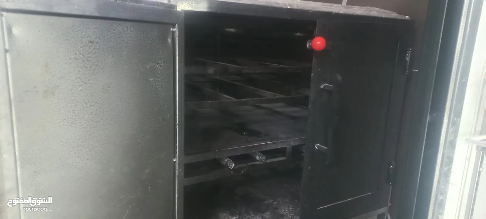 مشروع مطعم معجنات وبيتزا متكامل للبيع مع كافة المعدات الجديدة ورخصة مطعم شامل،بداعي العودة إلى سوريا