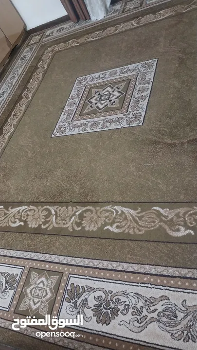 اثاث مستعمل علاقة ملابس وسجاده