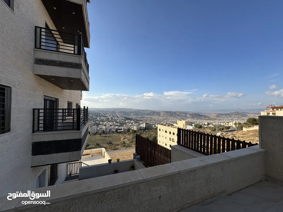 شقة مميزة باطلالة دائمة مساحة 165م بتشطيبات مميزة باجمل مناطق صويلح قرب الجبيهة
