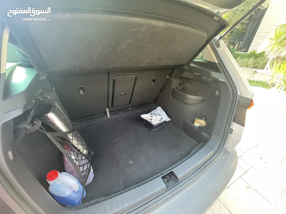 سكودا كاروك 2021 ماطور 1500 تيربو عداد قليل يد اولى من الوكالة بحالة ممتازة جدا نظيفة للبيع