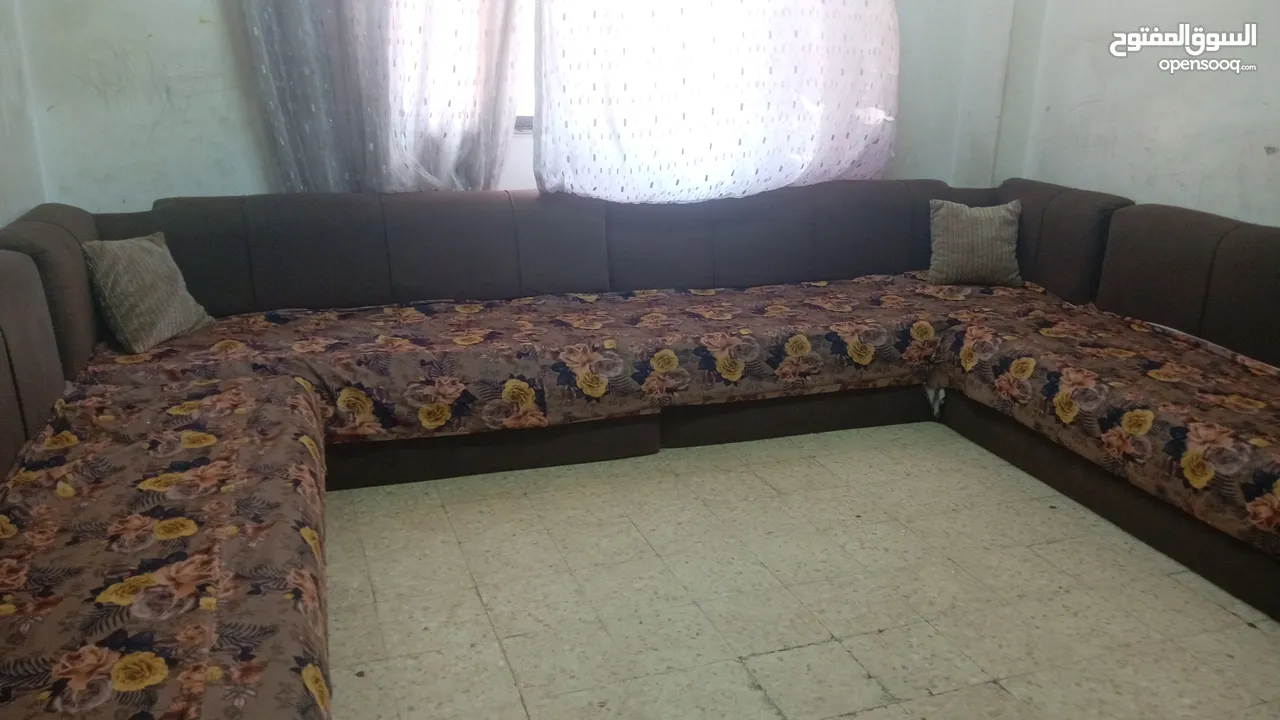 طقم كنب  ومدخل وطقم كنب 18قطع وطقم طاولات