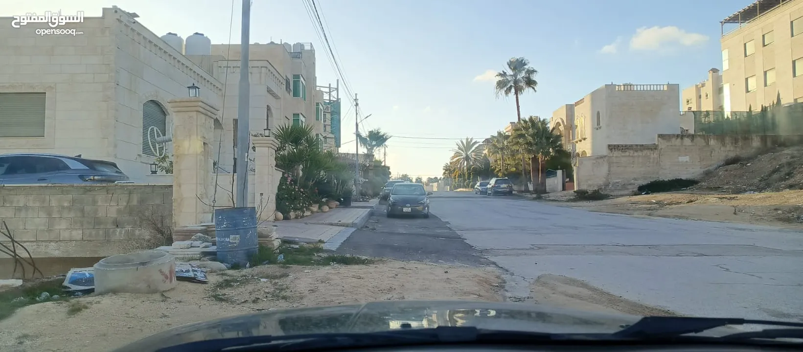 أرض مميزه على طريق المطار